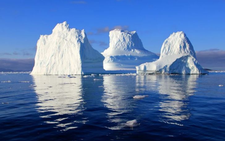 айсберги возле Гренландии