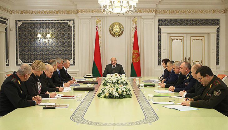 «Найдите виновных и увольте с работы». Лукашенко недоволен организацией движения на МКАД 
