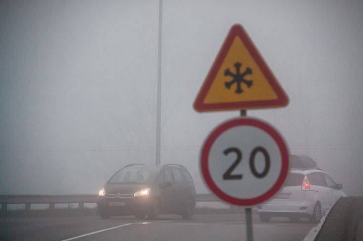 На четверг в Беларуси объявлен желтый уровень опасности из-за гололеда и тумана