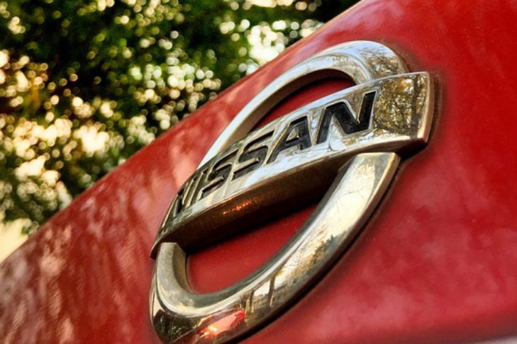 логотип Nissan