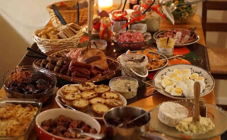 Лучше отказаться: 7 самых вредных новогодних блюд