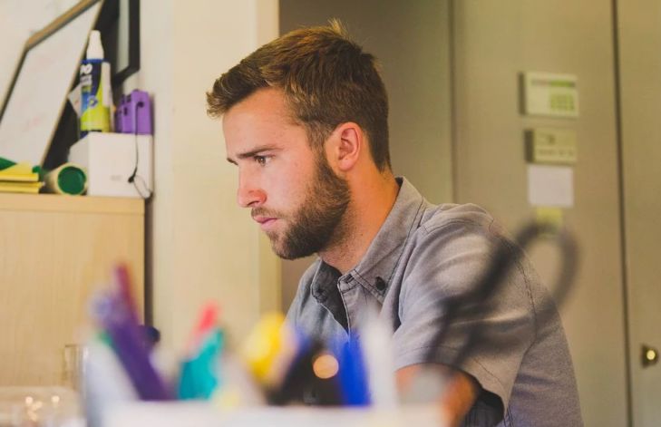 офисный работник