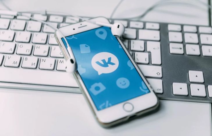 смартфон, социальная сеть