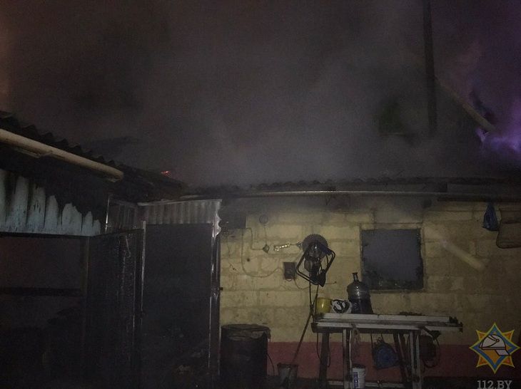 Крупный пожар в Городокском районе: мужчина пытался потушить огонь и получил ожоги