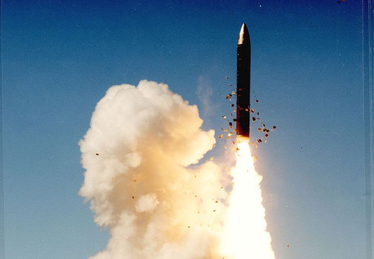 запуск американской баллистической ракеты