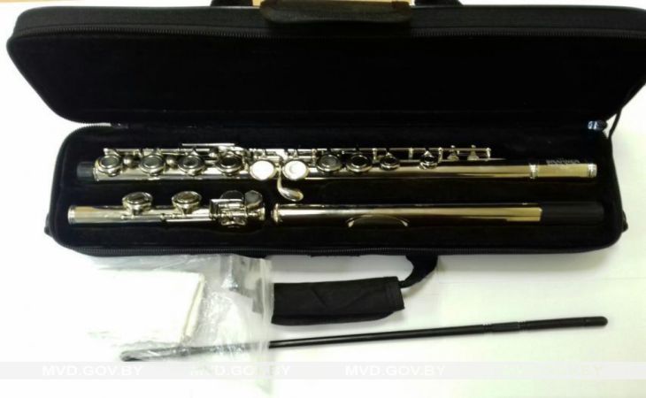 «Бес попутал». В Смолевичах пенсионерка украла у школьницы флейту