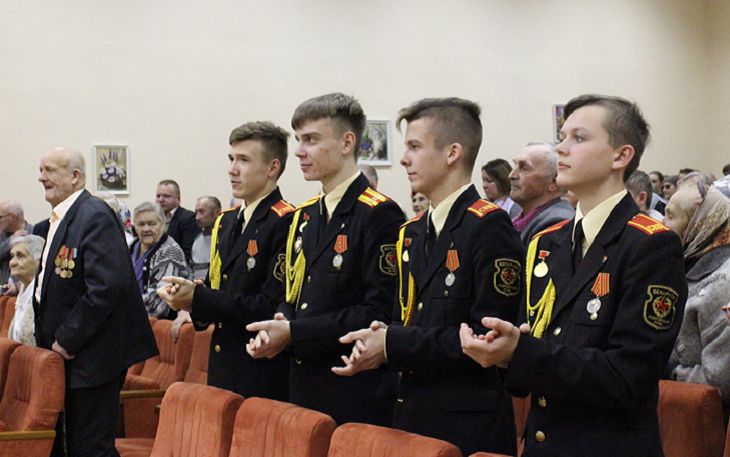 Ими гордится страна. Суворовцы посетили дом-интернат для ветеранов войны, труда и инвалидов суворовцы