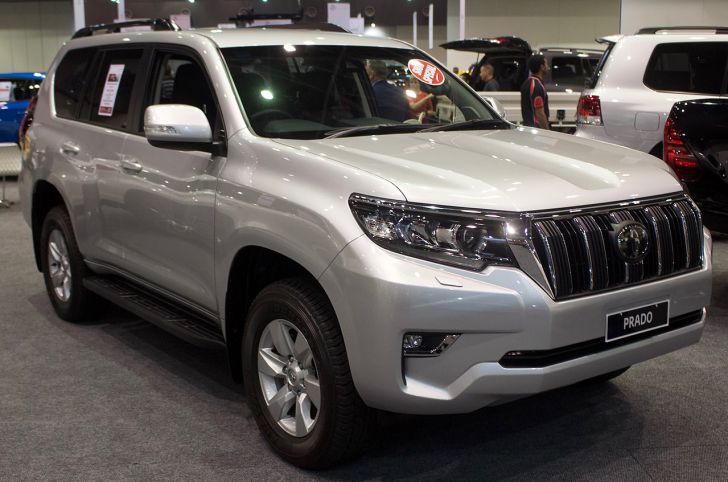 автомобиль Toyota Land Cruiser Prado
