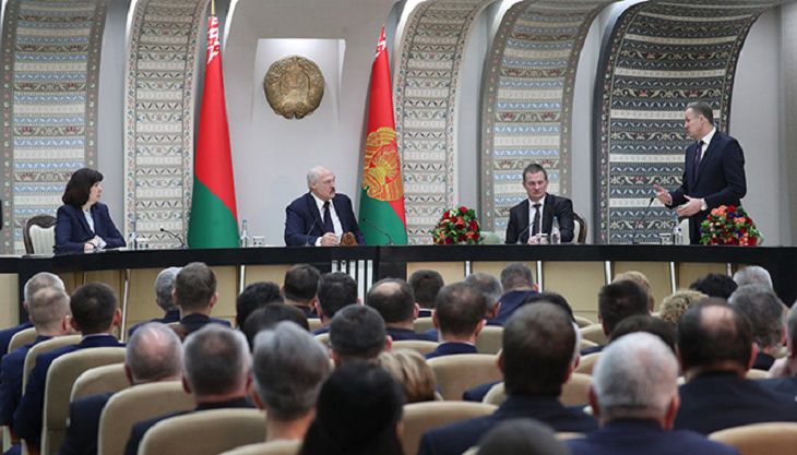 Лукашенко: дисциплина в выполнении поручений у местной власти, мягко говоря, хромает