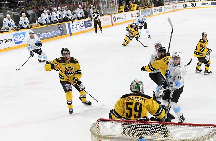 Минское «Динамо» отправилось на выездной матч КХЛ с «Северсталью» без Андрея Костицына