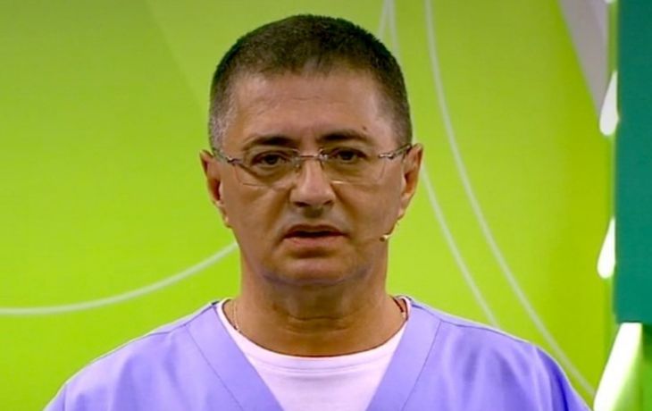 Доктор Мясников рассказал о пяти правилах, которые важны в борьбе с раком врач