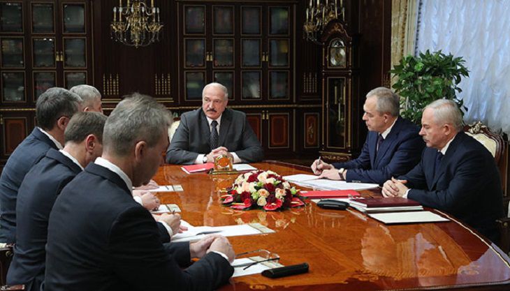 «Они в течение одного года стали богатыми». Президент рассказал, почему взял под личный контроль «гуманитарку» Лукашенко