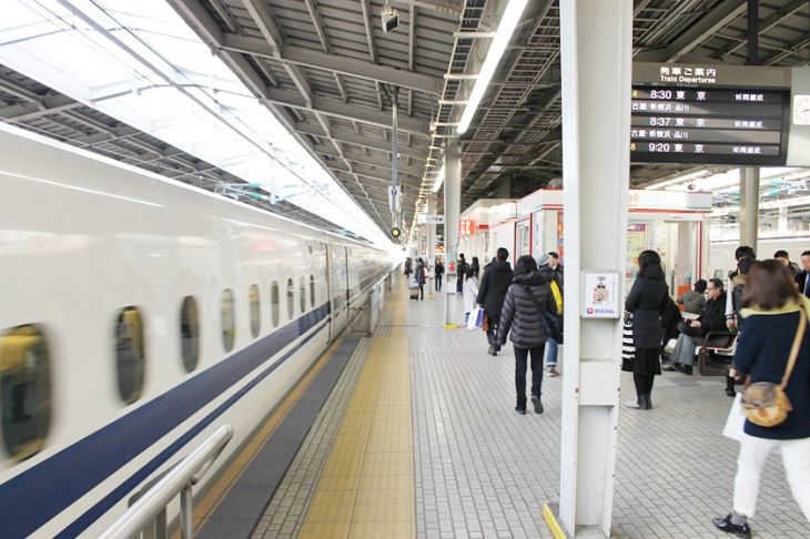 Китайцы запустили первый скоростной автономный поезд