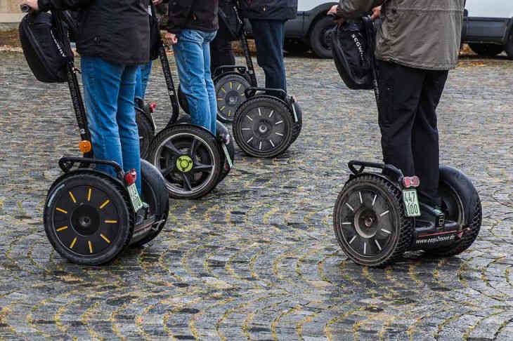 Электрический S-Pod Segway представлен в виде кресла Профессора Икс Segway