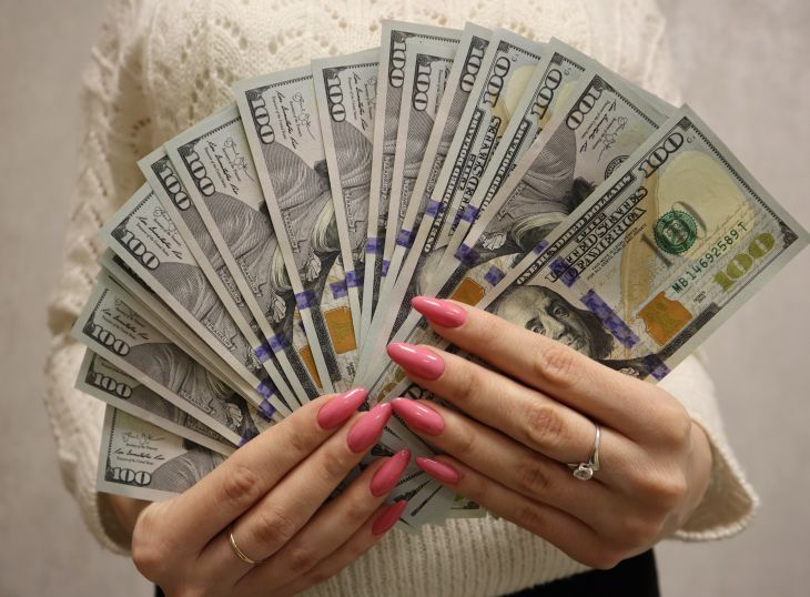 Мировой экономике предрекли затяжные последствия из-за смертельного вируса ногти