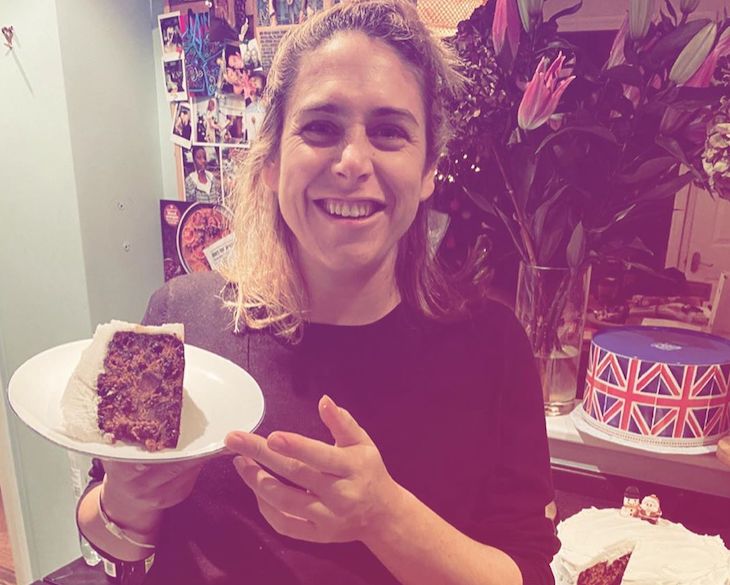 Девушка бросила школу в 15 лет и не пожалела. Детский протест сделал ее богатой женщина