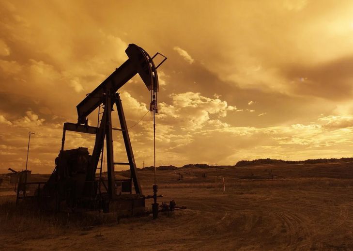 Из-за коронавируса: цена на нефть рухнула до уровня 2018 года добыча