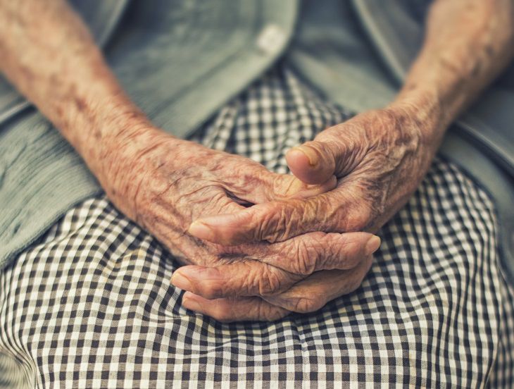 Индианка с аномальным количеством пальцев на руках и ногах попала в Книгу Гиннесса рекорды