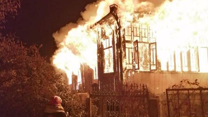 Кошмар в Грузии: на пожаре погибли две женщины и четверо детей пожар