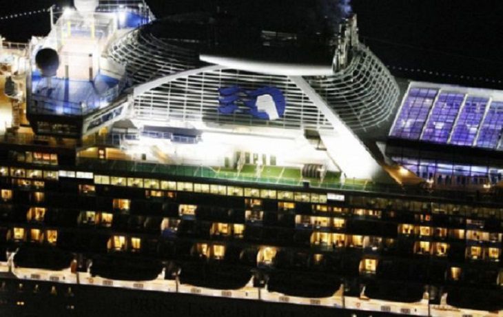 Заложники коронавируса: число заразившихся на круизном лайнере возросло втрое корабль