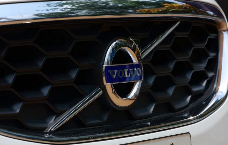 Производитель Volvo побил рекорд продаж гибридных авто Volvo