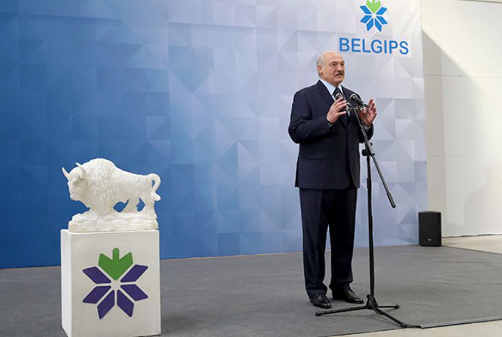 Лукашенко: «У нас картошка есть, так что мы с голоду не умрем» лукашенко