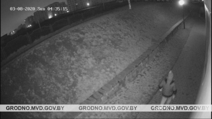 В Гродно злоумышленник повредил 14 автомобилей: его разыскивает милиция Гродно