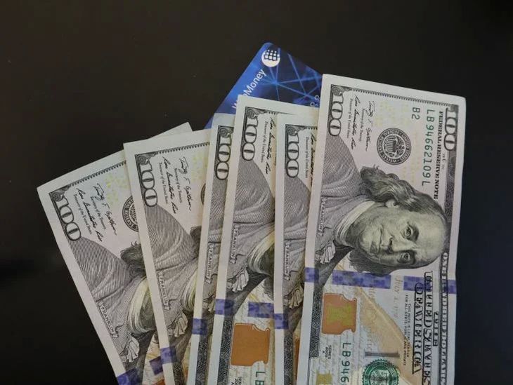 Рубль подскочил, а доллар и евро подешевели. Курсы валют на 13 марта 2020 валюта