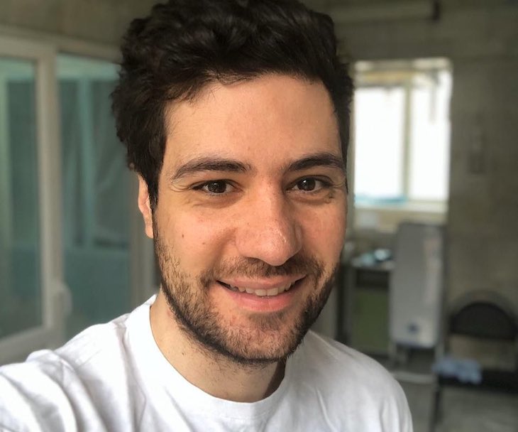 Обнаружили не сразу. У жителя Москвы только с третьего раза выявили коронавирус человек