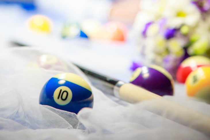 Неожиданное богатство. Сотрудник магазина купил на работе лотерейный билет и стал миллионером лотерея