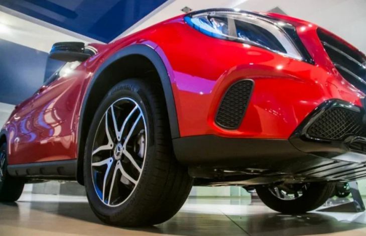 Автоэксперты перечислили жидкости, опасные для лакокрасочного покрытия машины автомобиль