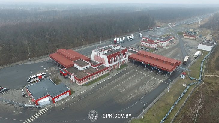 Коронавирус. Белорусские пограничники помогли 72 украинцам из Франции граница