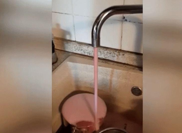 В Италии из кранов в жилых домах вместо воды потекло игристое вино кран