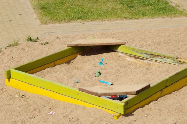 Вместо магнитолы – мешки с песком. Вот так отоварили жителя Гродно в Сети песок