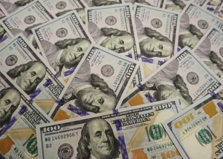 Женщина совершила добрый поступок, благодаря чему выиграла миллион долларов доллары