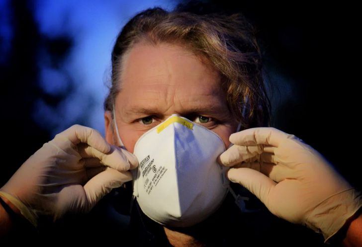 Ученые назвали сроки карантина, необходимые для победы над коронавирусом маска