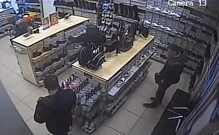 В обувных магазинах Минского района