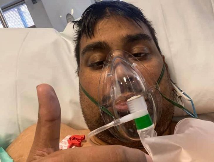 «Стало трудно дышать, но я борюсь». Диджей в соцсетях рассказал, как сражается за жизнь британец