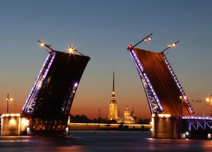 Вслед за Москвой: в Санкт-Петербурге введен режим полной изоляции Петербург