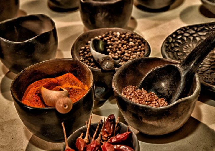 От какой еды нужно отказаться для предотвращения ночных кошмаров: выводы ученых специи