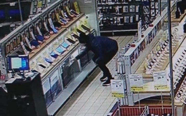 Вор в командировке. Житель Барановичей украл в Бресте 6 смартфонов вор