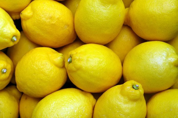 Белорусы жалуются на дорогие лимоны, имбирь и чеснок лимоны