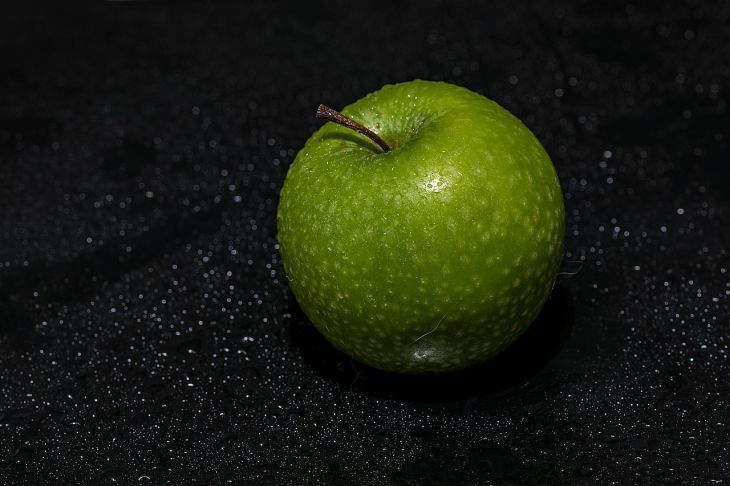 6 продуктов для защиты легких в период пандемии коронавируса яблоки