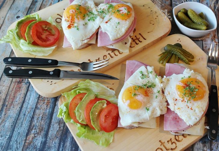 Специалисты назвали лучший «антистрессовый» продукт питания бутерброды