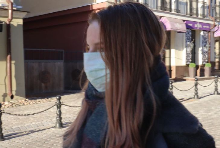 COVID-19. Вот сколько жителей Минска нарушают режим самоизоляции маска