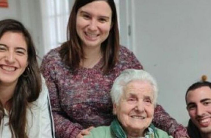 Пережившая эпидемию испанки 106-летняя женщина излечилась и от COVID-19 фото