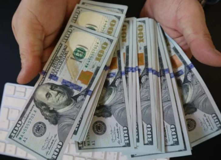 Курс доллара в Беларуси продолжает расти доллар