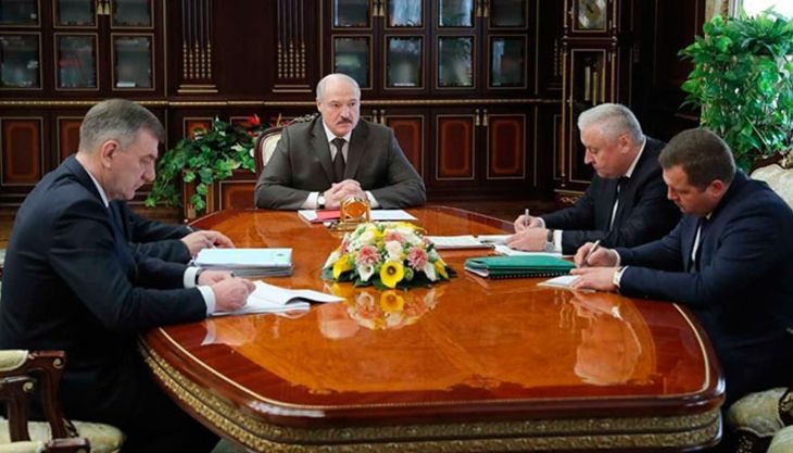 Лукашенко заявил о безобразном отношении к лесу президент