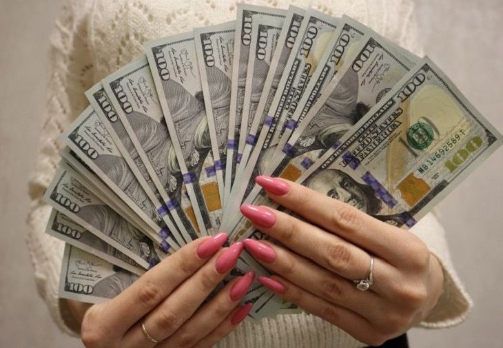 Знаки зодиака, которые не пострадают от кризиса гороскоп