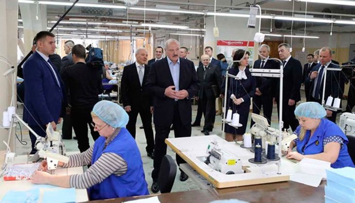 Лукашенко о ситуации с медицинскими масками: Не дай бог, мы обнаружим какую-то спекуляцию вирус